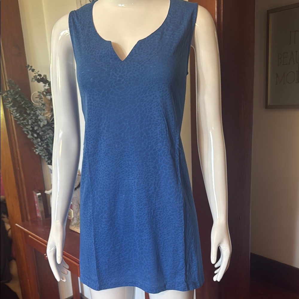 NWT northern reflections size small Blue Sleeveless Women's Top